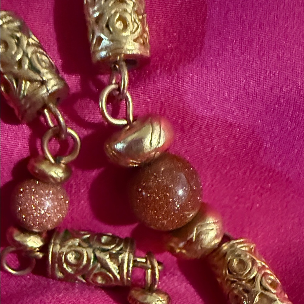 Elegant Gold and Brown Beaded Necklace - Picture 2 of 7